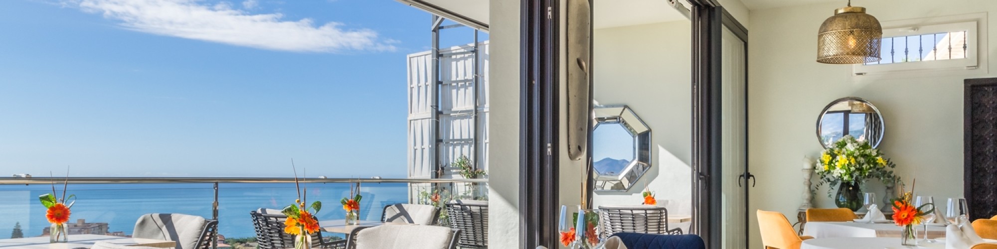 El comedor y la terraza del restaurante Miba