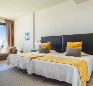 Hotel Miba habitación doble superior dos: dos camas de 1m35 de ancho
