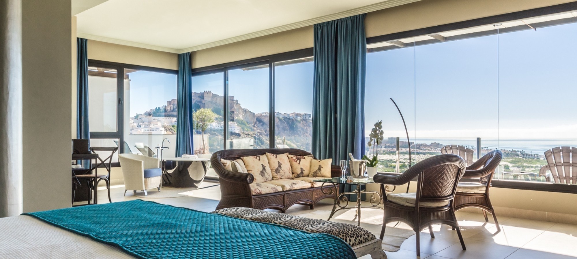 Hotel Miba queen suite