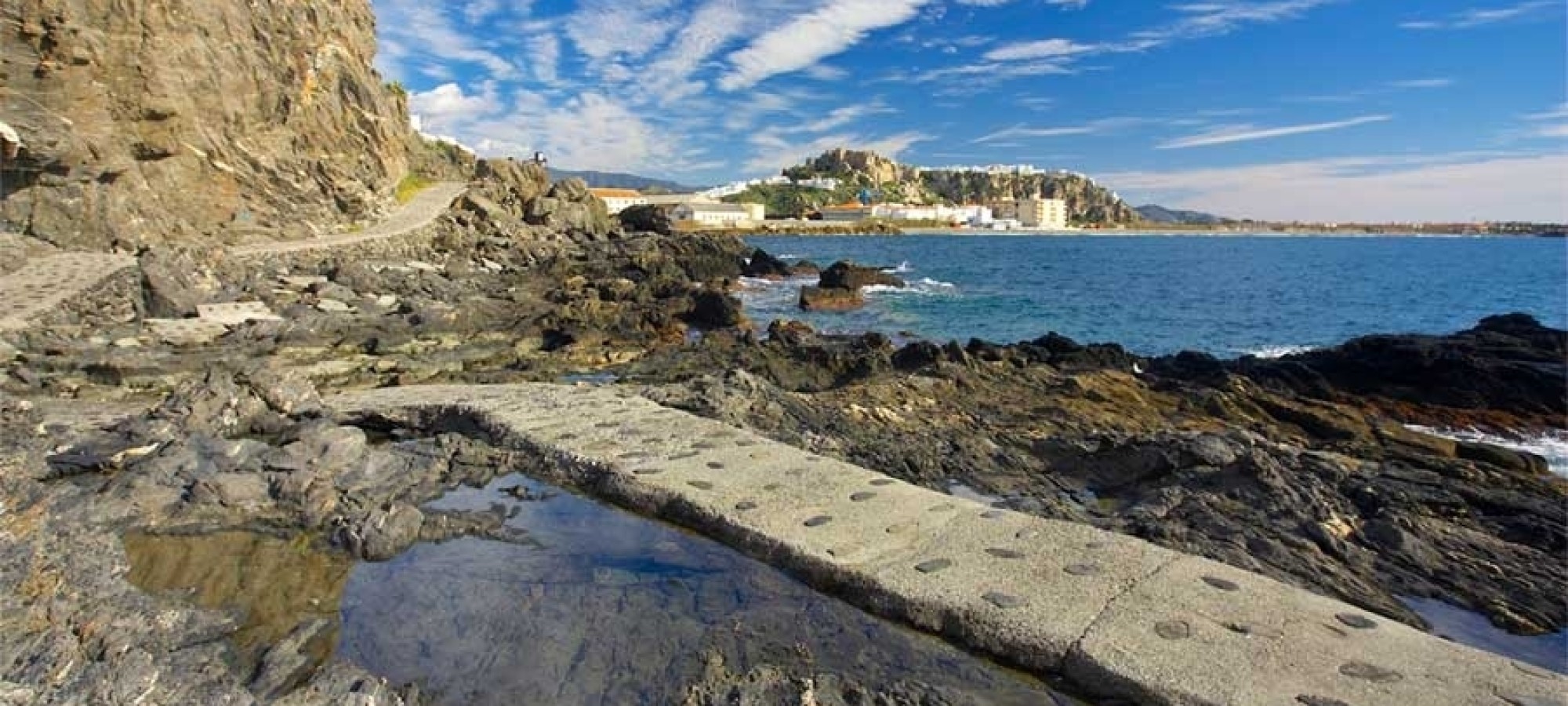 El Caletón vista hacía el castillo de Salobreña