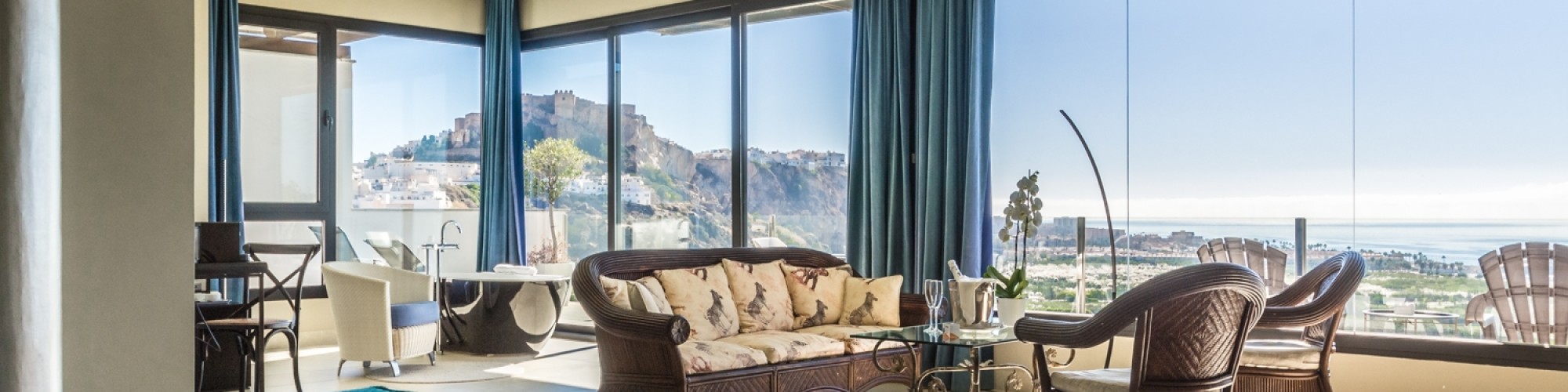 Hotel Miba queen suite