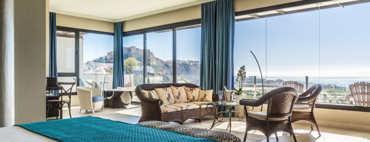 Hotel Miba queen suite